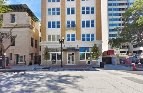 Downtown Jacksonville Apartment | Fun Cozy Studio Apts - 1 Mile to TIAA Bnk Fld!