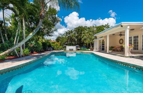 Lake Clarke Shores Villa | Fun Family Paradise! Lots of Activities! Sleeps 8!