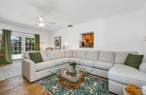 Lake Clarke Shores Villa | Fun Family Paradise! Lots of Activities! Sleeps 8!