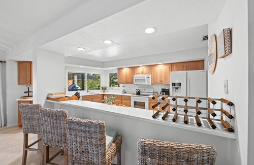 Palma Sola House | Fun-Filled Retreat: Pool, PS5 and Near Anna Maria Island