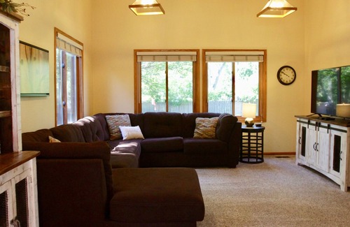 Troutman Park House | Fun Home to Gather in, with easy access to Old Town, CSU, the Foothills and more