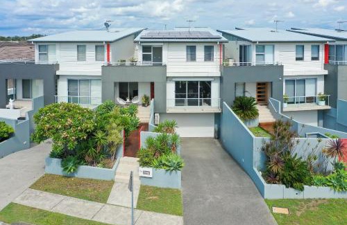 Harrington House | Fun in the Sun at Harrington