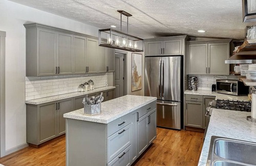 Cascade Apartment | Fun Modern Cabin Near Clear Creek Station