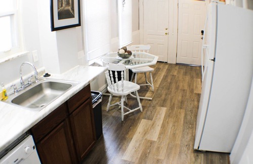 Pittsburgh Apartment | Fun Mount Washington Apt - Off Street Parking