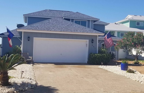 Safe Harbor House | Fun N The Sun Beach House Walk to the Beach