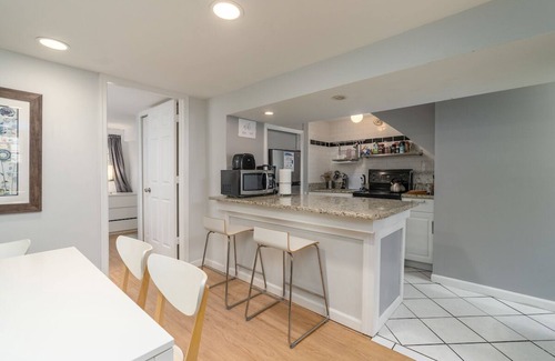 Dupont Circle Apartment | Funky and Cool 1 Bedroom in Adams Morgan
