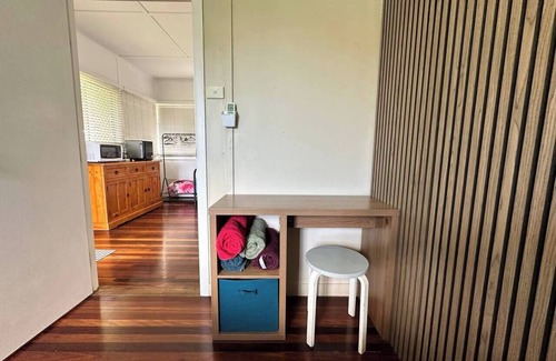 Taigum House | Funky Corner 1 Brm House by Taigum -A/C+Wifi+Deck