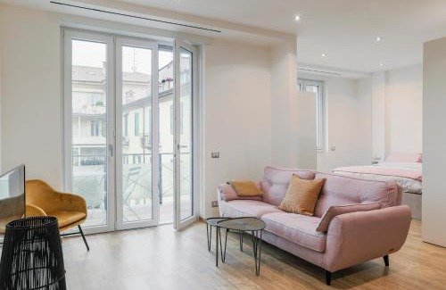 Como Apartment | Fuori Le Mura - Balcony & A/C