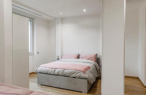 Como Apartment | Fuori Le Mura - Balcony & A/C
