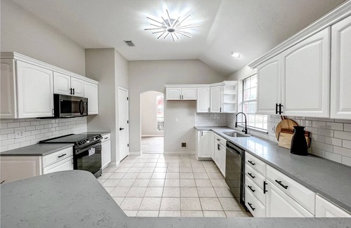 Frisco House | Furnished 4BR/2BA Utilities Incl 30+ Day Corporate/Relocation Near The Star