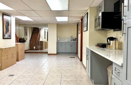 Canarsie Apartment | Furnished cozy 1-bedroom basement apartment in welcoming Brooklyn home with WiFi