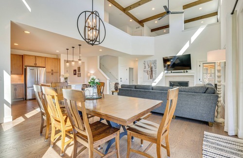 Grand Elk Ranch House | Furnished Deck & Hot Tub: Chic Granby Home!