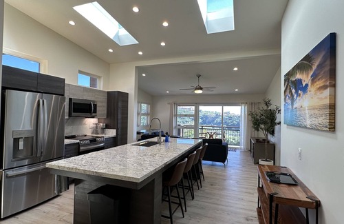 Moanalua House | FURNISHED GOLF COURSE VIEW HOME "H", NEAR CAMP SMITH/JBPHH/AIRPORT, FREE PRKG.