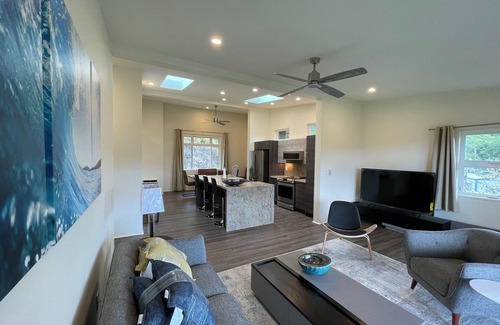 Moanalua House | FURNISHED GOLF COURSE VIEW HOME "H", NEAR CAMP SMITH/JBPHH/AIRPORT, FREE PRKG.