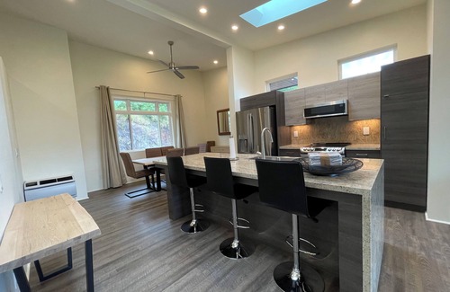 Moanalua House | FURNISHED GOLF COURSE VIEW HOME "H", NEAR CAMP SMITH/JBPHH/AIRPORT, FREE PRKG.