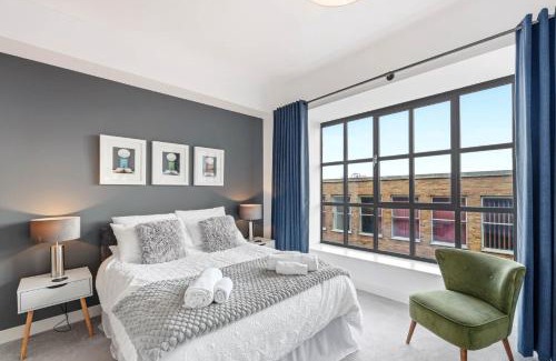 Norwich Apartment | Furnished Modern Flat Overlooking Norwich Castle