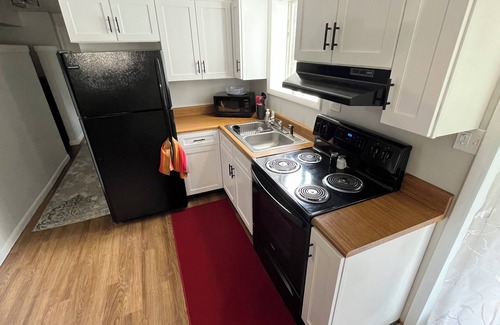 Leicester Apartment | Furnished private 1 BR 1 BA Apt. UTILITIES INCLUDED W/ WIFI and one car garage