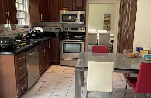 Newtonbrook House | Furnished room available with a shared bathroom and kitchen.(Northyork location)