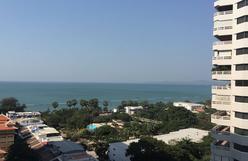Jomtien Apartment | Furnished studio vacation beachfront in pattay