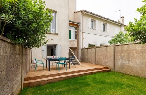 Le Bouscat House | Furnished Townhouse Ideally Located With 4 Bedrooms, Large Terrace & Garden