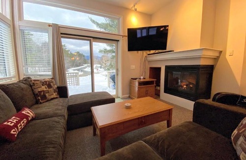 Bretton Woods House | FV50 Pet friendly single level home in Bretton Woods walk to golf course and Mt Washington Hotel