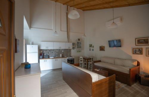 Tsakoi House | Fyllenia Country Home, Aridaia, Pozar Baths