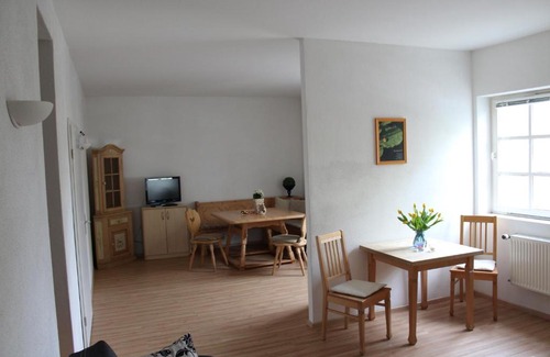 Ebern House | Gästehaus Glaubenstein