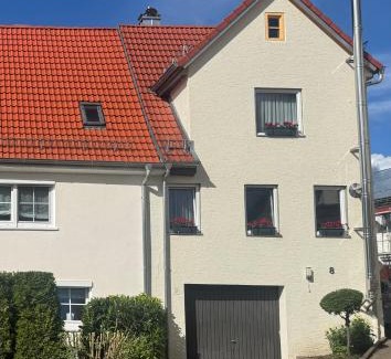 Aalen House | Gästehaus mit 5 separaten Schlafzimmern für 9 Personen, 24 h check in direkte Nähe Landesgartenschau