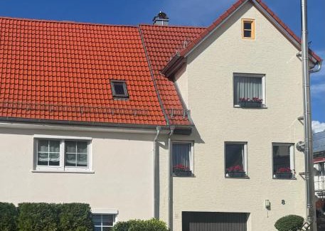 Aalen House | Gästehaus mit 5 separaten Schlafzimmern für 9 Personen, 24 h check in direkte Nähe Landesgartenschau