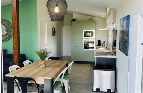 Verruyes Apartment | Gîte à la Campagne Piscine