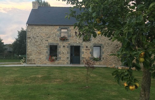 Saint-Vran House | Gîte à la Ferme, au Coeur du Mené