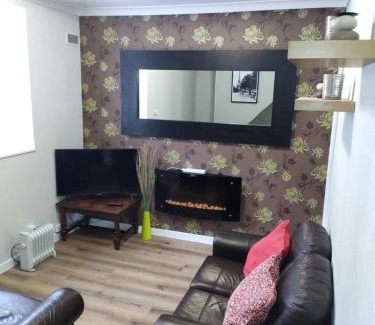 Rostrenen House | Gîte à la Ville