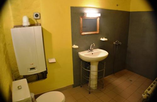 Grospierres Apartment | Gîte #3, 3 Pers, Domaine De Ribiere