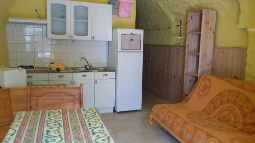 Grospierres Apartment | Gîte #3, 3 Pers, Domaine De Ribiere