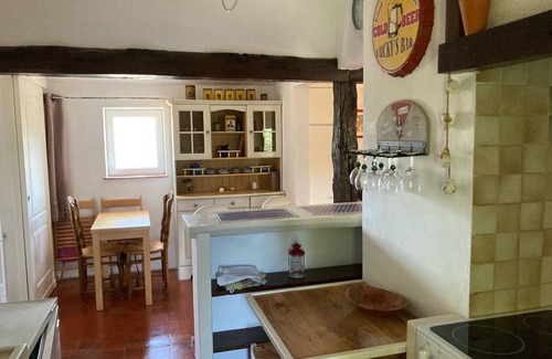 Apt House | Gîte au Calme Tout Confort Dans une Bastide Avec Piscine