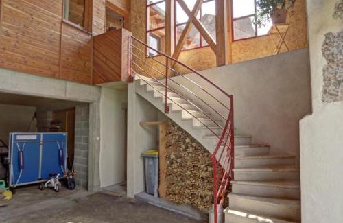 Verrieres-en-Forez House | Gîte authentique avec terrasses spacieuses à Verrières-en-Forez - FR-1-496-327