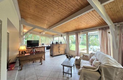 Saint-Jory-de-Chalais House | Gîte avec grand parc, clim et Wifi, proche commerces, dans le Parc Naturel Périgord Limousin - FR-1-616-78