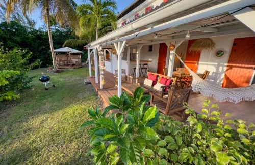 Grand-Bourg Apartment | Gîte Bleu Caraïbes - Vue mer