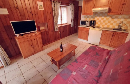 Dommartin-les-Remiremont Cottage | Gîte Capucine - Spa Jacuzzi Sauna Etang de pêche