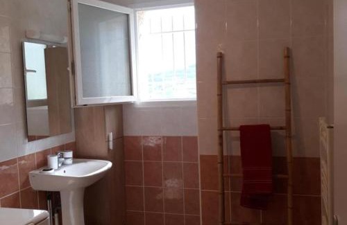 Saint-Romain-en-Jarez House | Gîte campagne avec jardin et jeux enfants, proche Parc du Pilat - FR-1-496-286