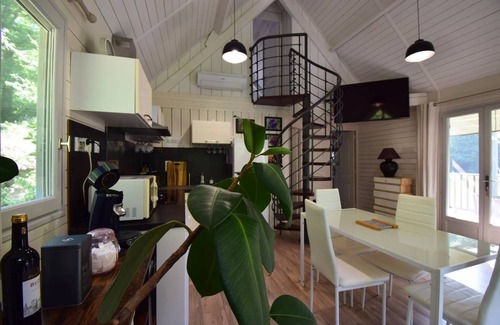 Gueyze Ski Chalet | Gîte chalet insolite avec piscine et lac pêche - proche des Landes