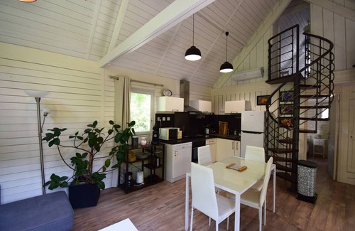 Gueyze Ski Chalet | Gîte chalet insolite avec piscine et lac pêche - proche des Landes