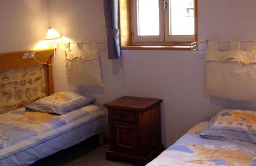 Chalmazel-Jeansagniere House | Gîte chaleureux 6 pers. nature & rando près ski, wifi inclus - FR-1-496-98