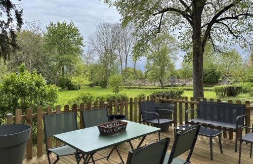 Souvigny House | Gîte charmant à Souvigny, 2 ch, jardin, animaux acceptés - FR-1-489-583