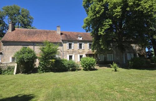 Souvigny House | Gîte charmant à Souvigny, 2 ch, jardin, animaux acceptés - FR-1-489-583