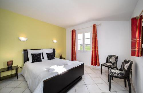 Saint-Ciers-du-Taillon House | Gîte Chelona Vinifera - parc arboré - Chelona'Loc