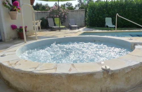 Aubignan House | Gîte classé 3* Piscine et Jacuzzi chauffés par système solaire