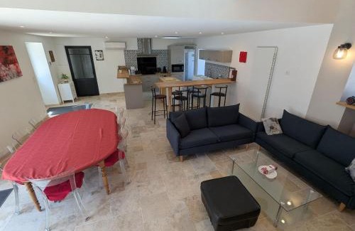 Tavers House | Gîte Climatisé avec Jardin à Tavers - FR-1-590-582