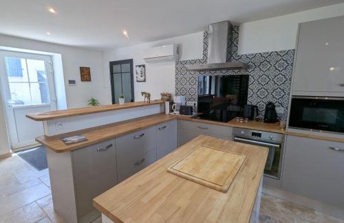 Tavers House | Gîte Climatisé avec Jardin à Tavers - FR-1-590-582