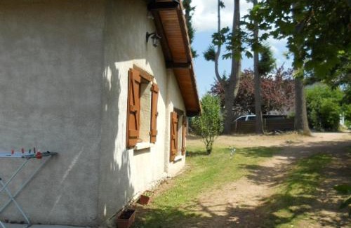 Saint-Haon-le-Chatel House | Gîte coquet avec piscine et jeux pour enfants à Saint-Haon-le-Châtel - FR-1-496-21